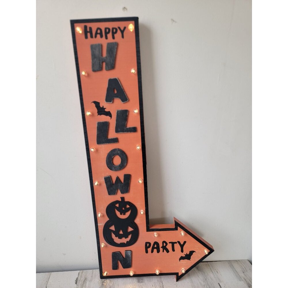 Happy Halloween lighted sign‎ pointing arrow unique hanging home decor